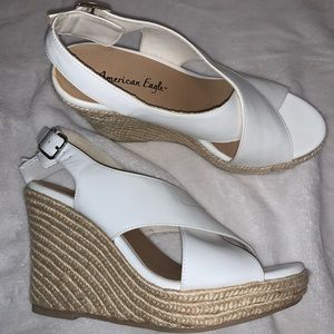 White Wedges